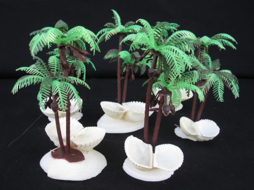 Palm Tree Fish Feeder